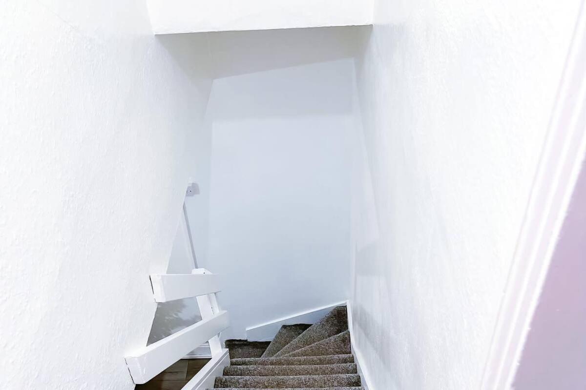Beautiful 2 Bedroom House - Free Parking - Lt House Leicester Luaran gambar