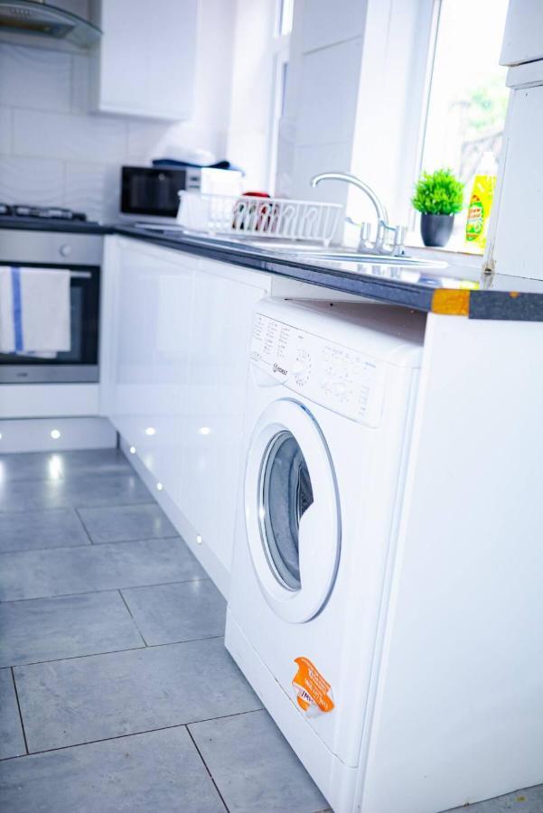Beautiful 2 Bedroom House - Free Parking - Lt House Leicester Luaran gambar